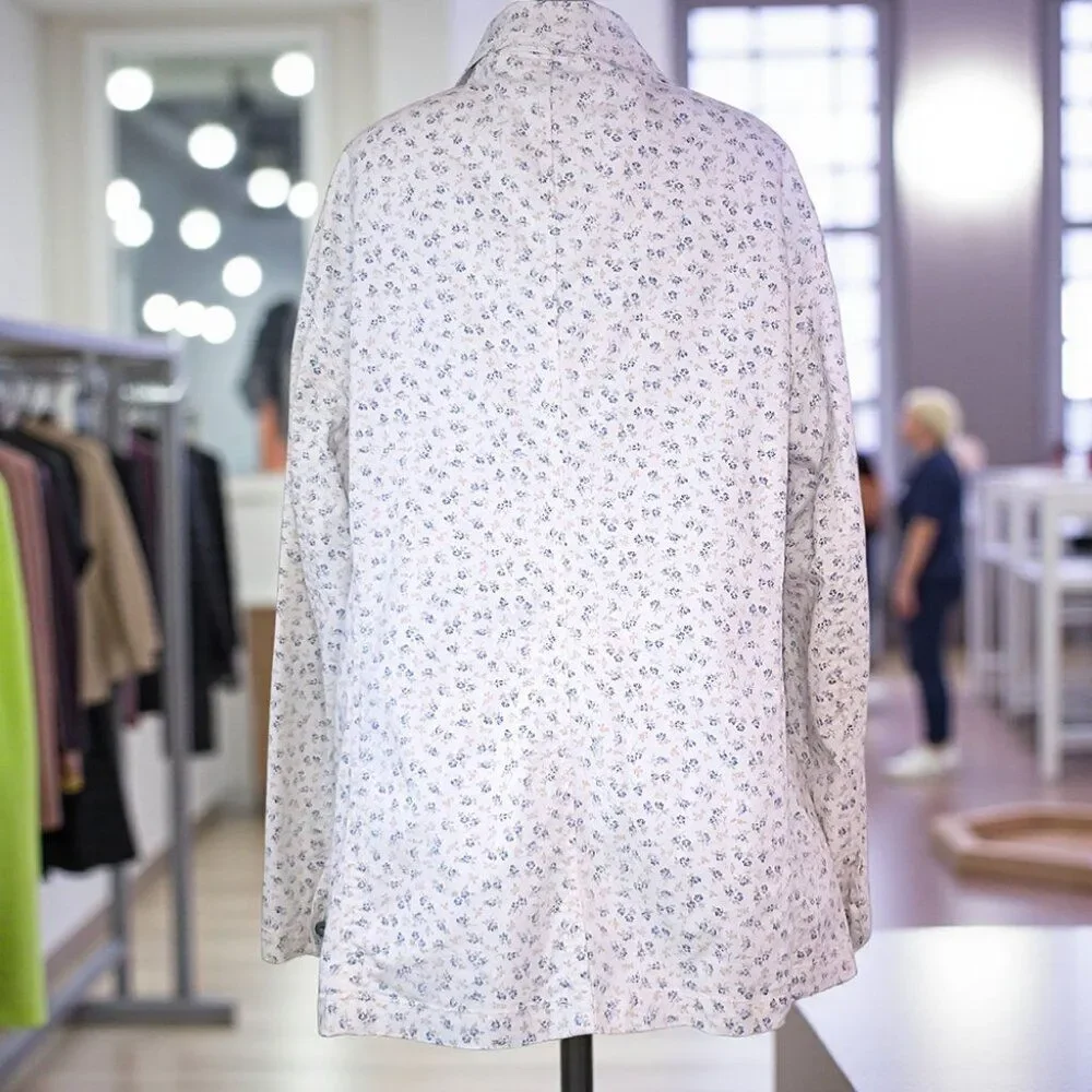 Liz Claiborne Woman Light Cream Blue Print Floral Blazer Jacket